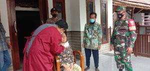 Kegiatan  3T, di desa Labuhan kidul oleh Nakes Puskesmas Sluke bersama tim dari Kecamatan Sluke, anggota polsek dan koramil sluke.